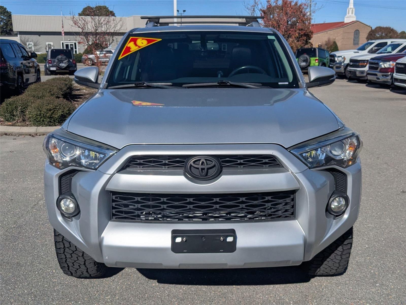 2016 Toyota 4Runner SR5 photo 2