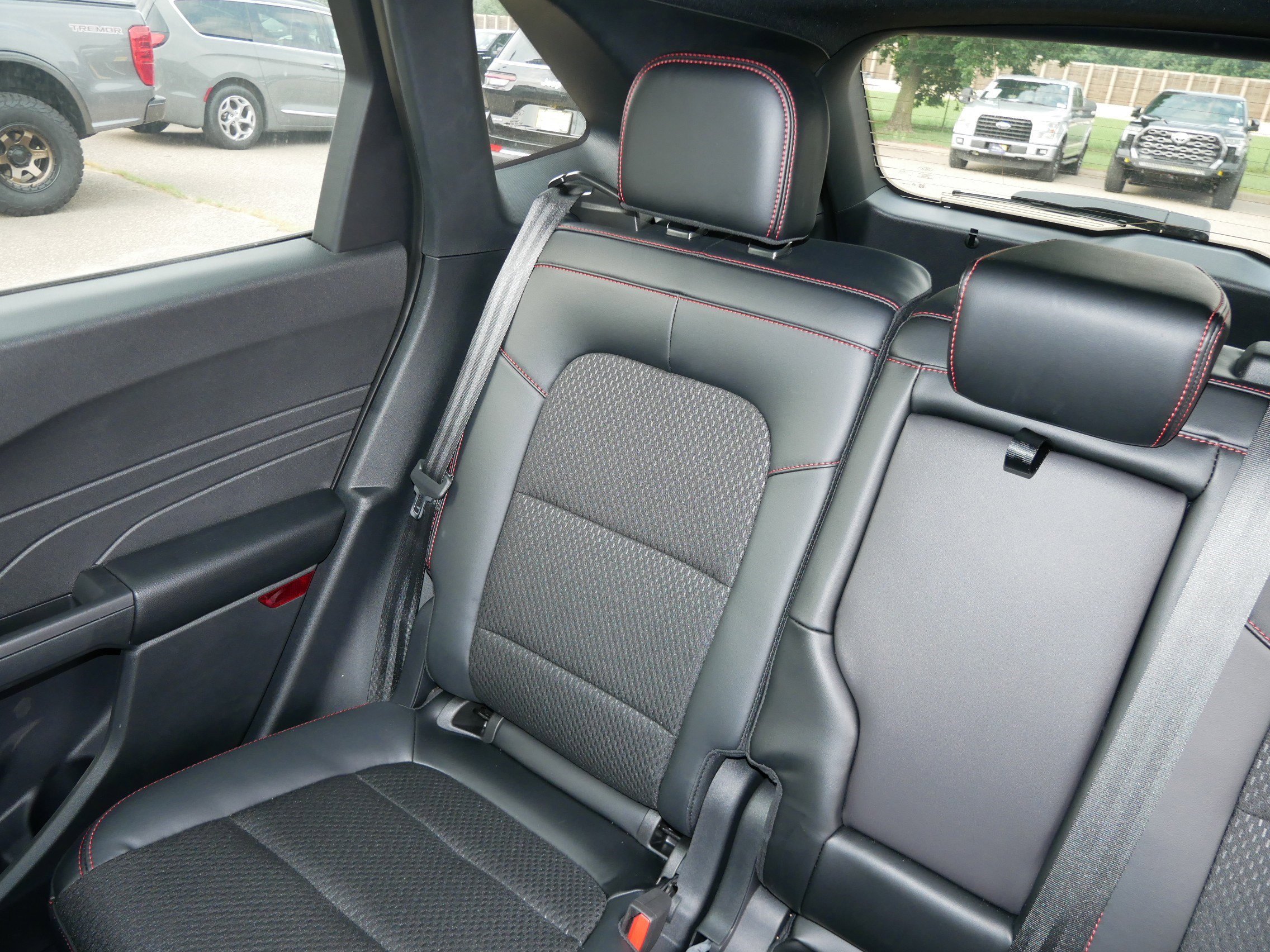 2025 Ford Escape ST-Line Select photo 12