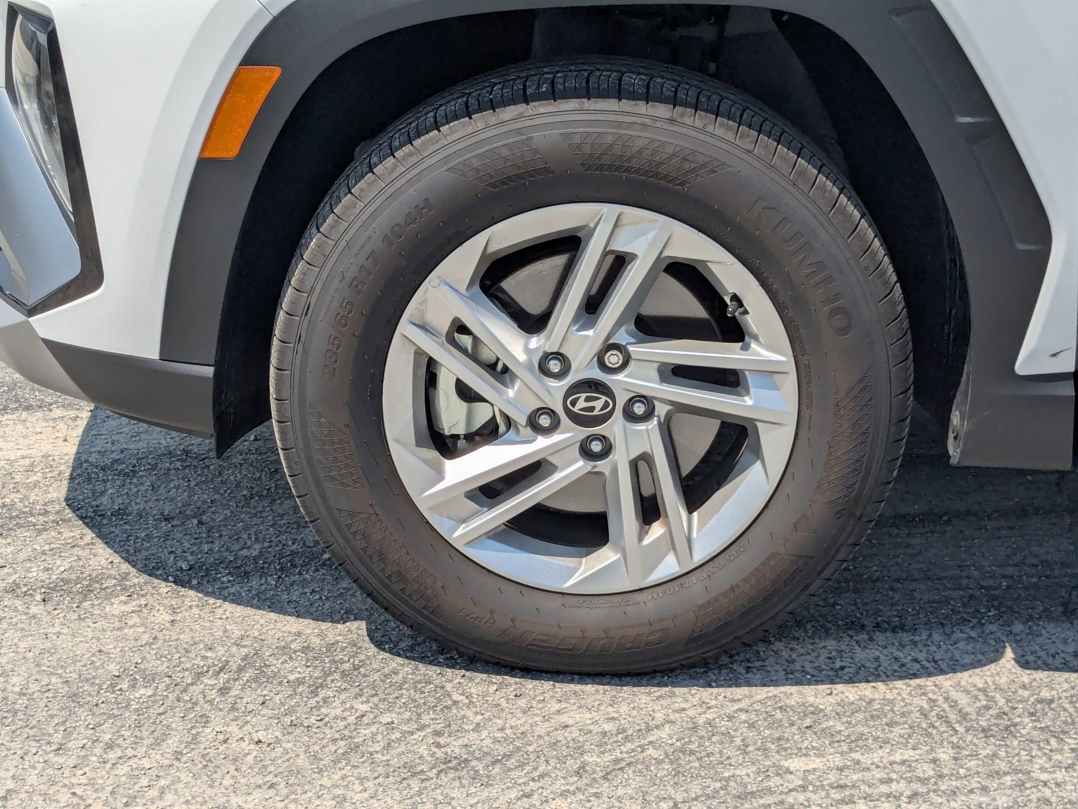 2025 Hyundai Tucson SE photo 3