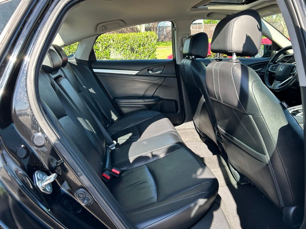 2017 Honda Civic Touring photo 29