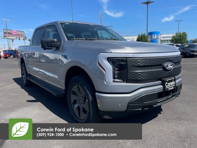 2025 Ford F-150 Lightning Flash's photo