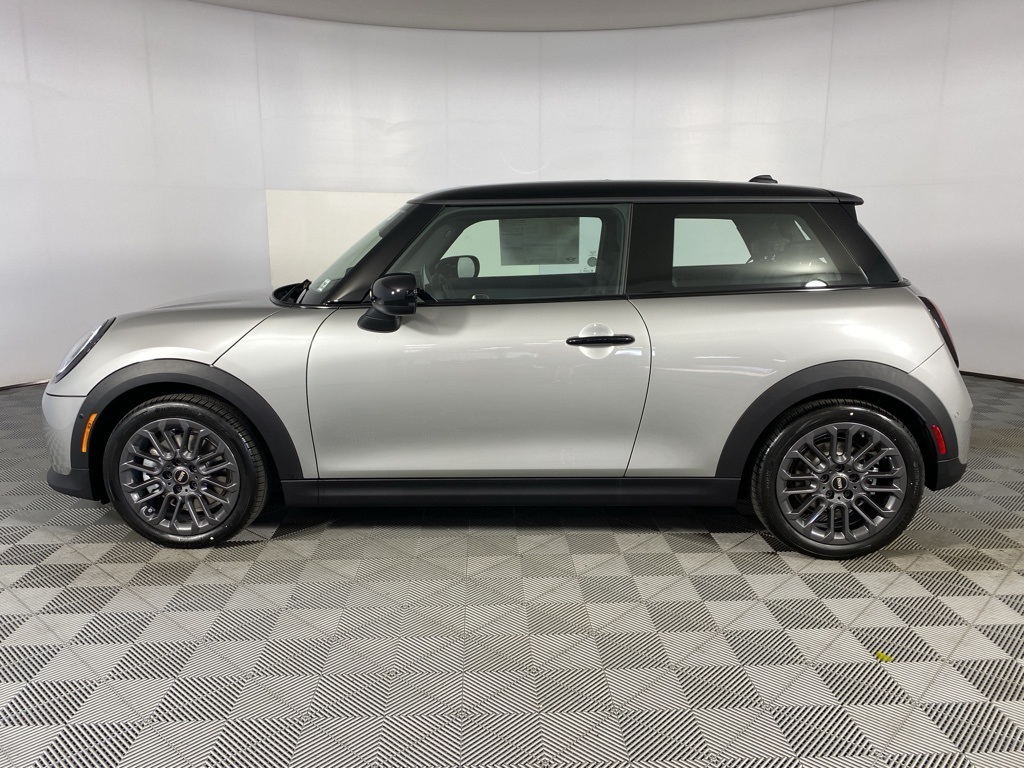 2026 Mini Cooper 2 Door Hardtop Signature photo 3
