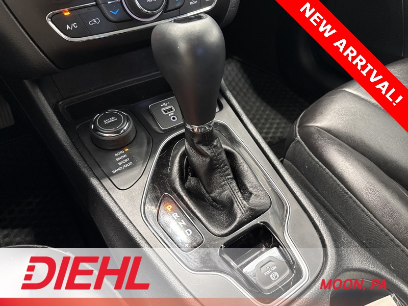 2019 Jeep Cherokee Altitude photo 31