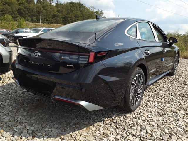 2024 Hyundai Sonata Hybrid Limited photo 2