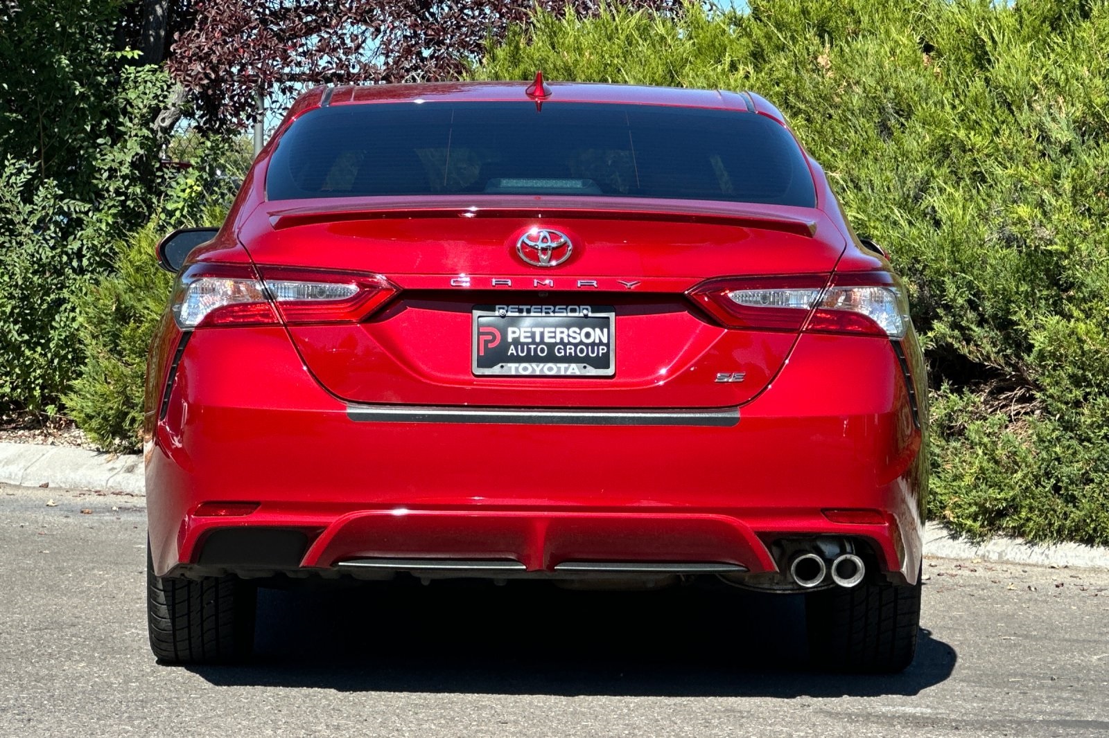 2020 Toyota Camry SE photo 5