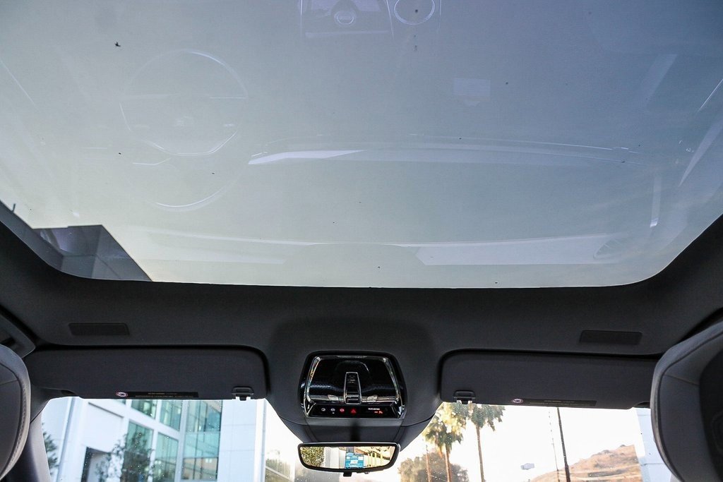 2025 Cadillac Escalade IQ Luxury photo 15