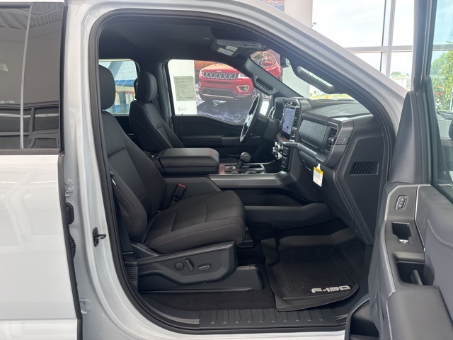 2025 Ford F-150 XLT photo 31