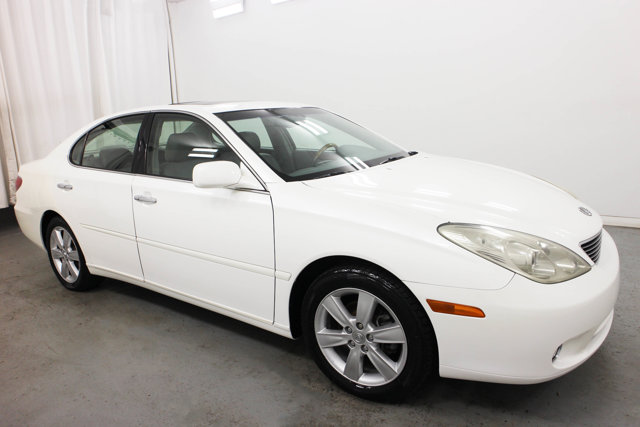 2005 Lexus ES 330 photo 2