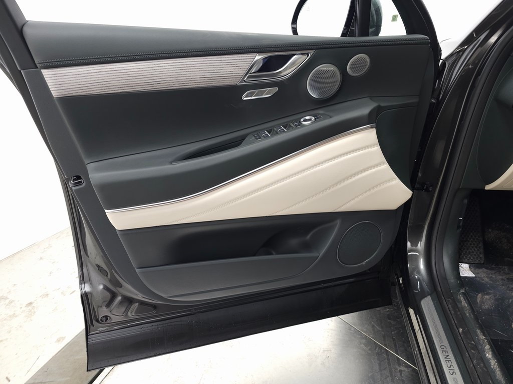 2025 Genesis GV80 2.5T Advanced AWD photo 8
