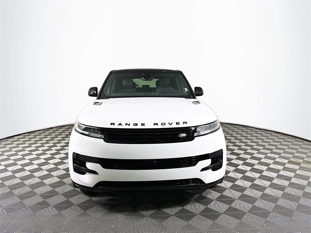2025 Land Rover Range Rover Sport SE photo 2