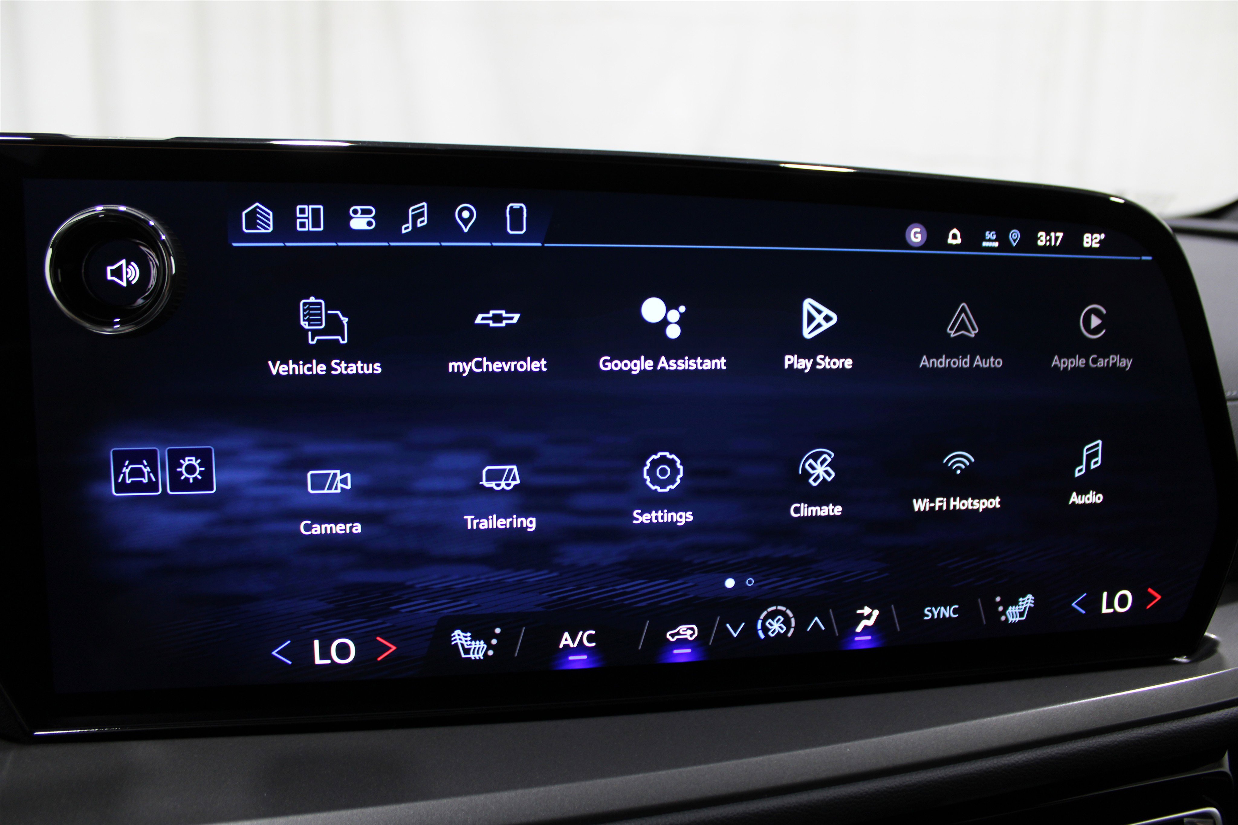 2026 Chevrolet Traverse photo 10