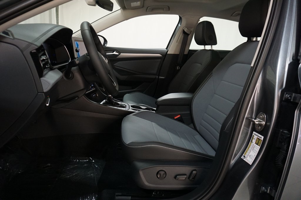 2025 Volkswagen Jetta 1.5T SE photo 10
