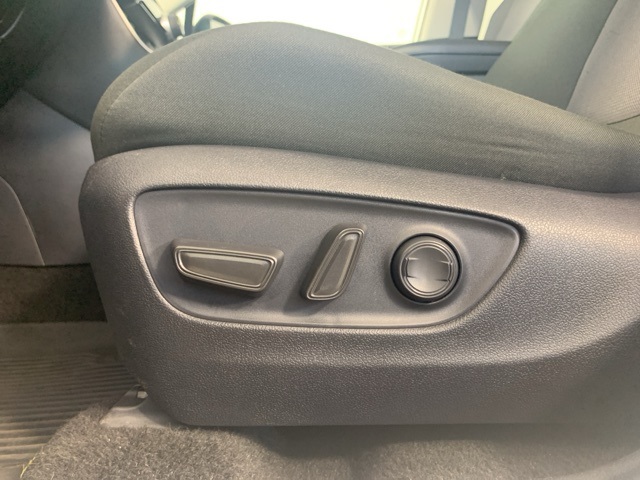 2024 Toyota RAV4 XLE photo 22