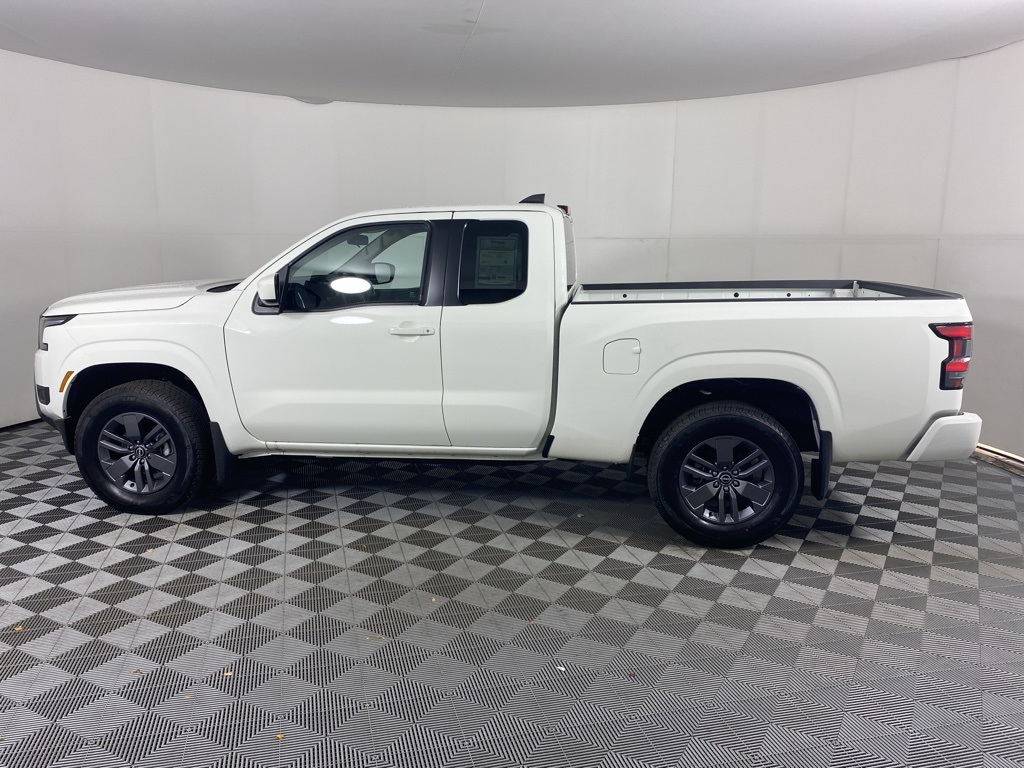 2025 Nissan Frontier SV photo 4