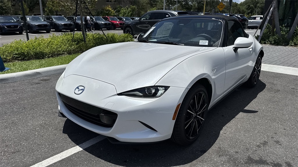 2025 Mazda MX-5 Miata Miata Grand Touring photo 8