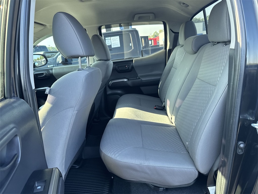 2022 Toyota Tacoma SR5 photo 27
