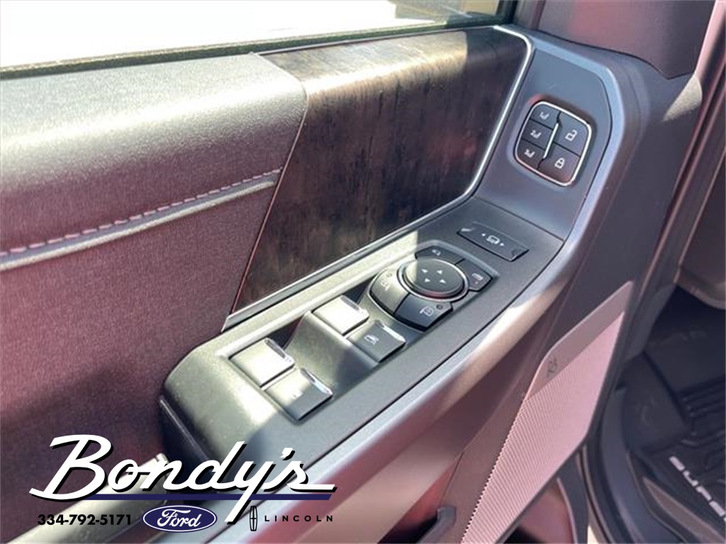 2025 Ford F-350 Lariat photo 5