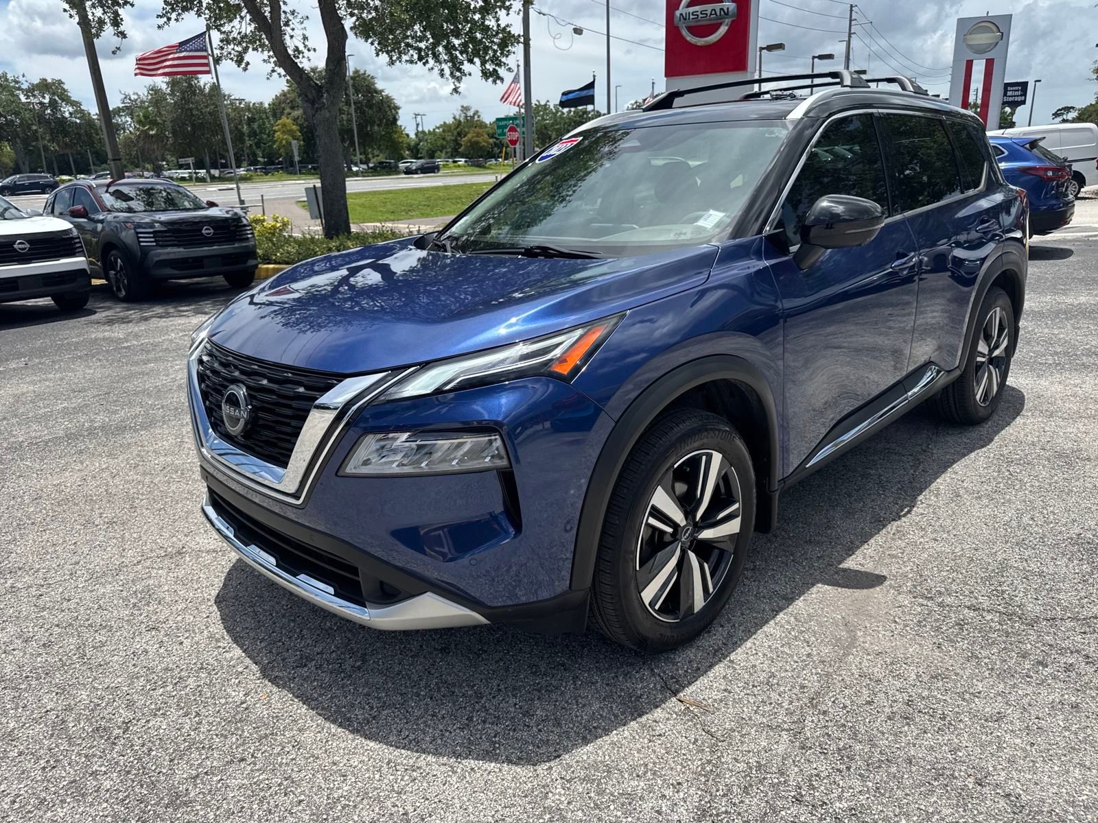 2023 Nissan Rogue Platinum photo 2