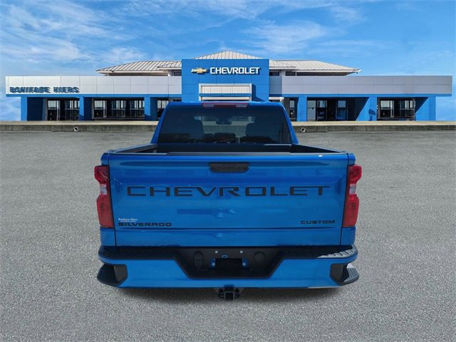 2025 Chevrolet Silverado 1500 Custom photo 4