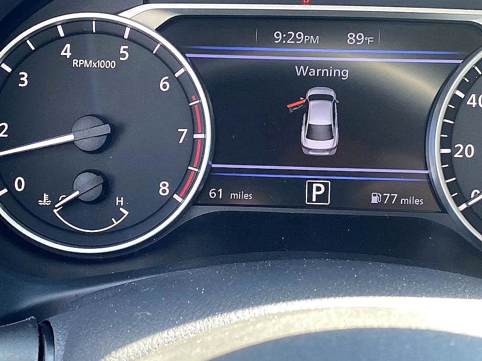 2025 Nissan Sentra SV photo 6
