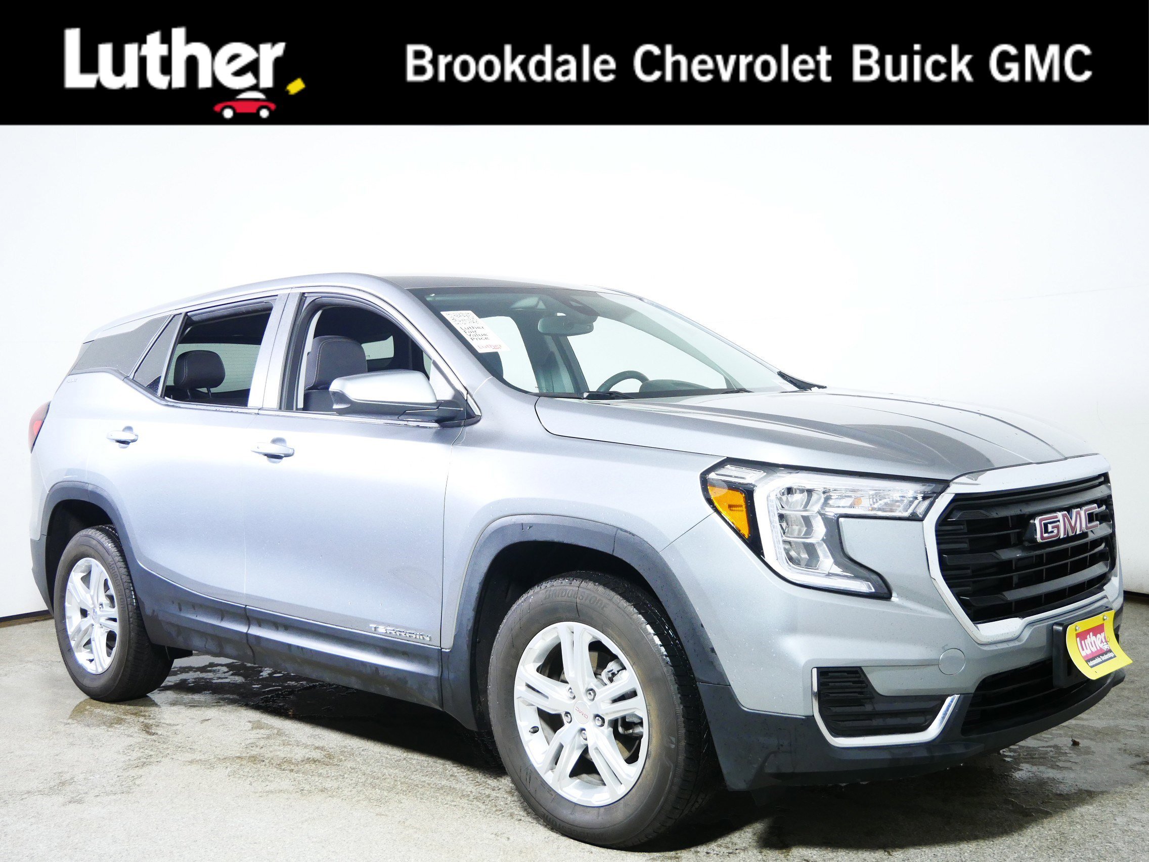 2024 GMC Terrain SLE's photo