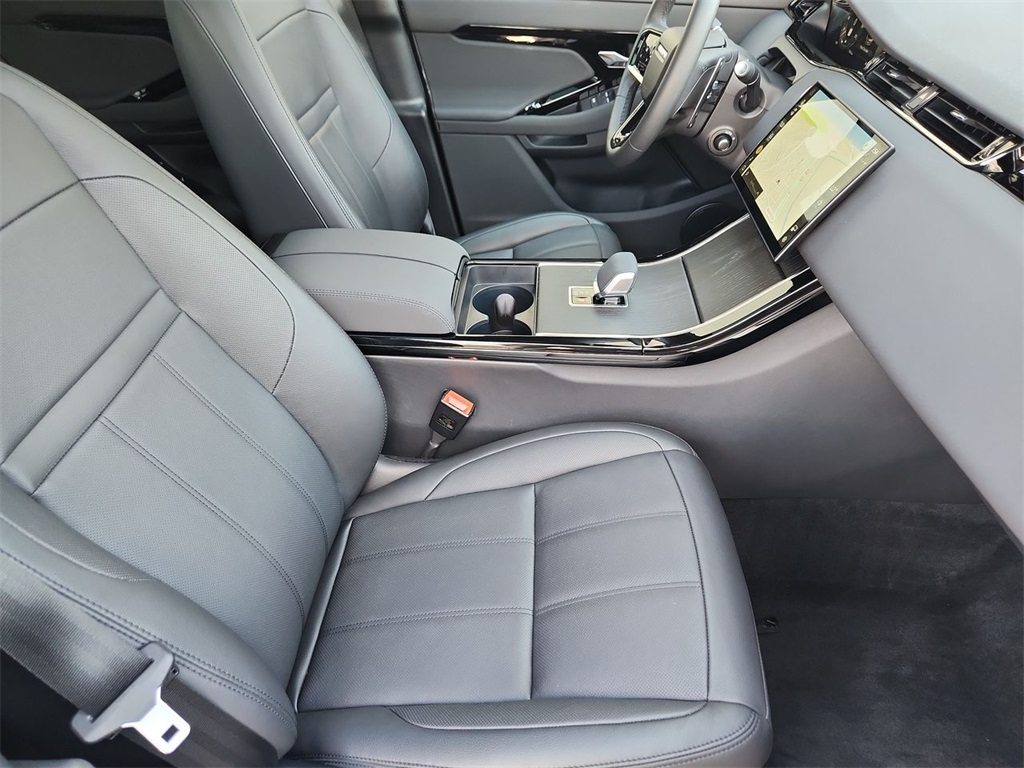 2025 Land Rover Range Rover Evoque photo 22