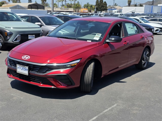 2025 Hyundai Elantra SEL Sport photo 3