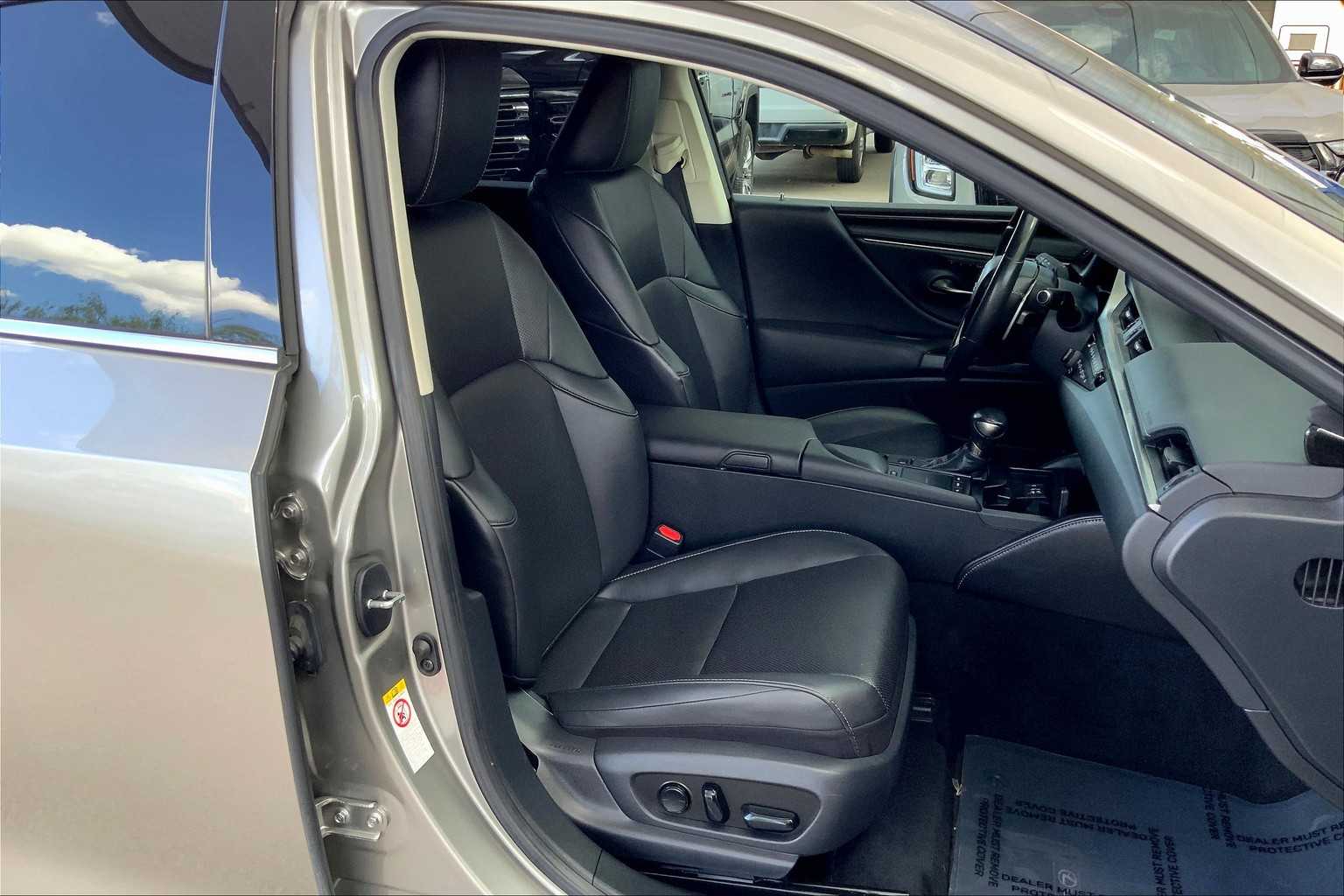 2019 Lexus ES 350 photo 8