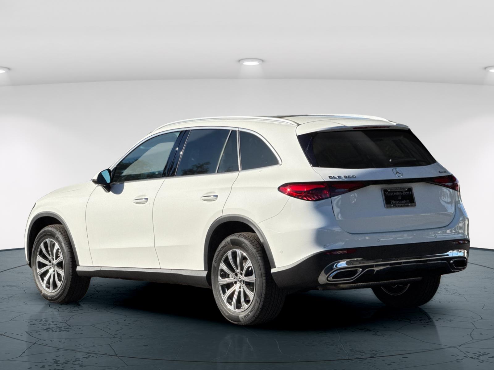 2026 Mercedes Benz GLC 300 4MATIC photo 4