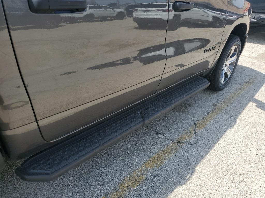 2025 Ram 1500 Tradesman photo 9