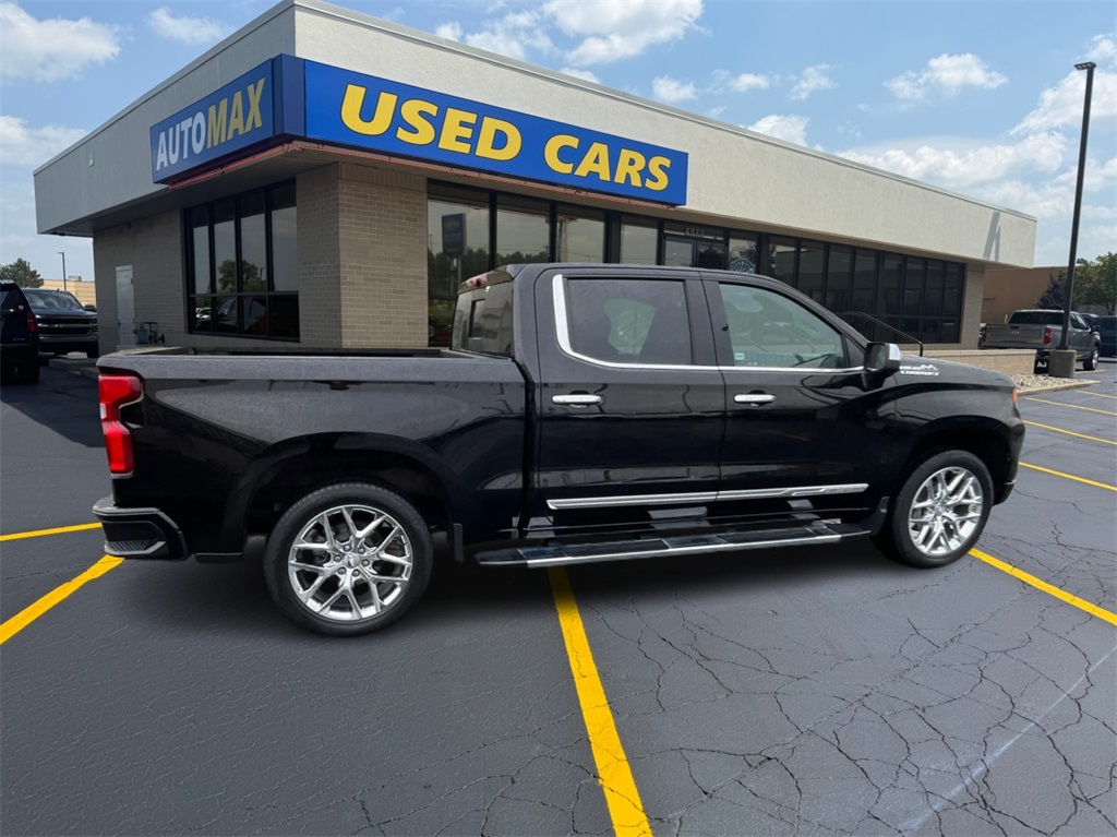 2023 Chevrolet Silverado 1500 High Country photo 2