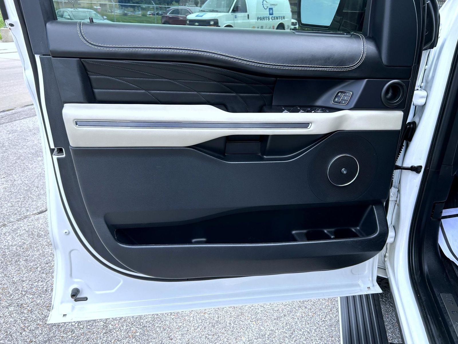 2021 Ford Expedition Platinum photo 9