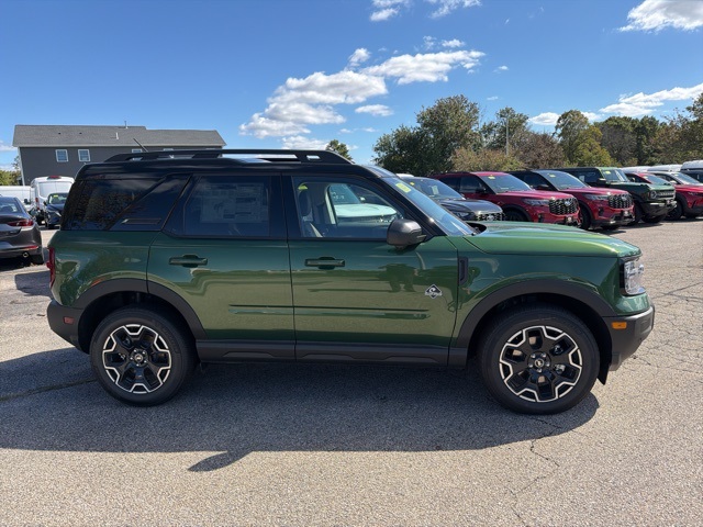 2025 Ford Bronco Sport Outer Banks photo 2
