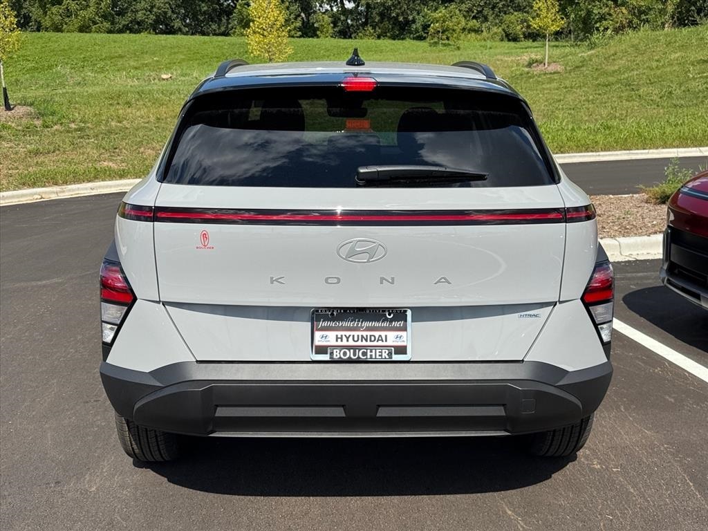 2026 Hyundai Kona SEL photo 3