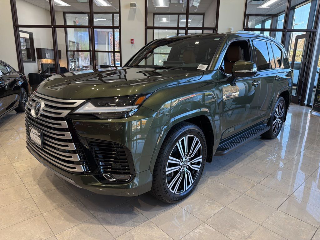 2025 Lexus LX Luxury's photo