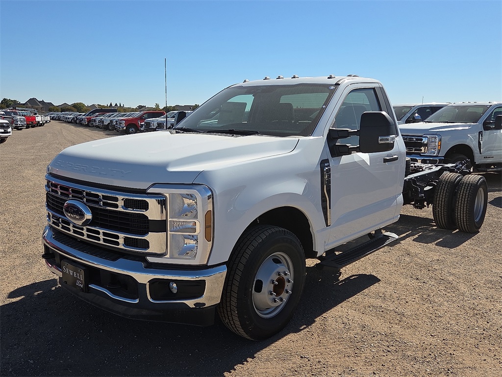 2026 Ford F-350 Super Duty Chassis Cab