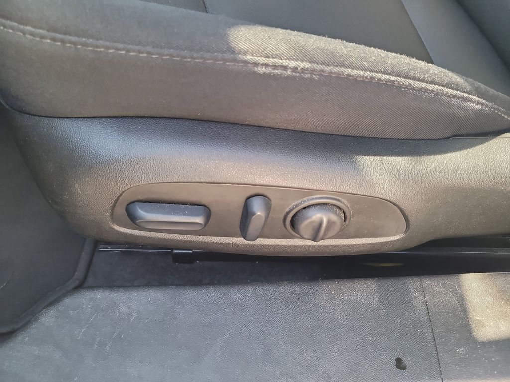 2024 Chevrolet Malibu 1LT photo 11