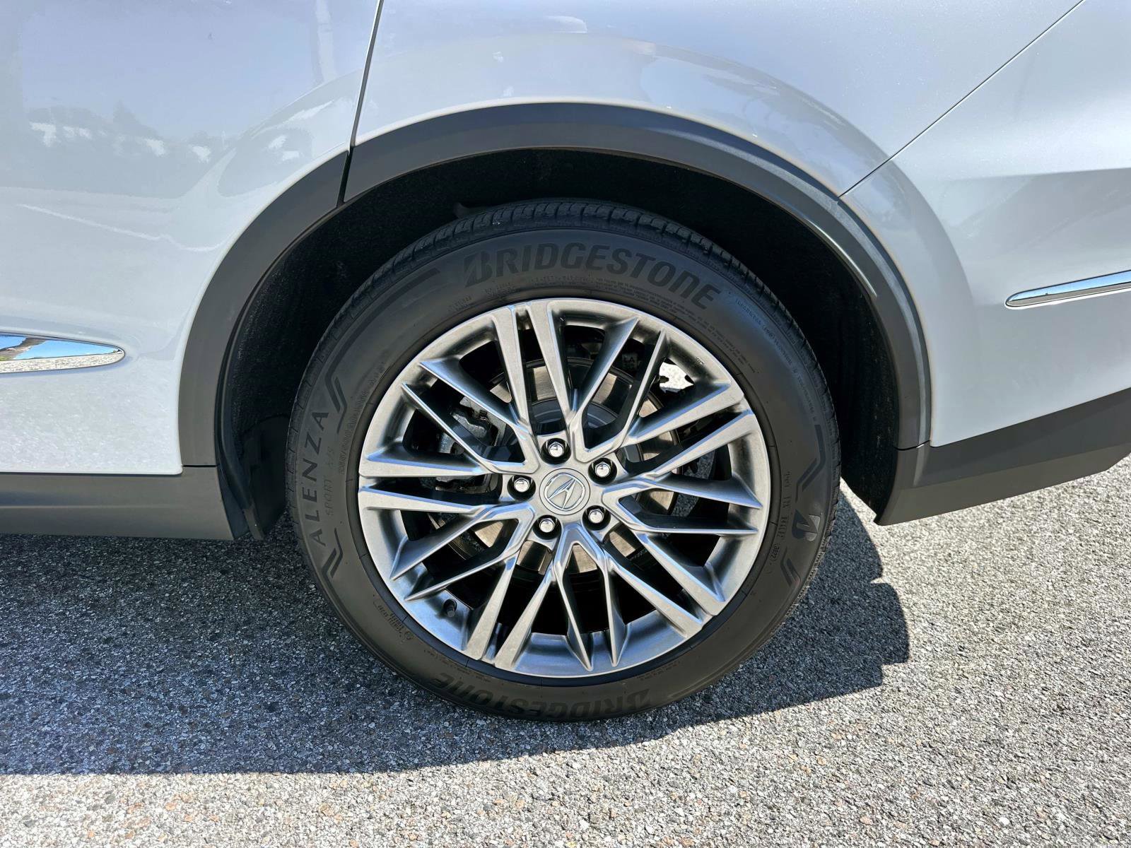 2023 Acura MDX SH-AWD Advance photo 11
