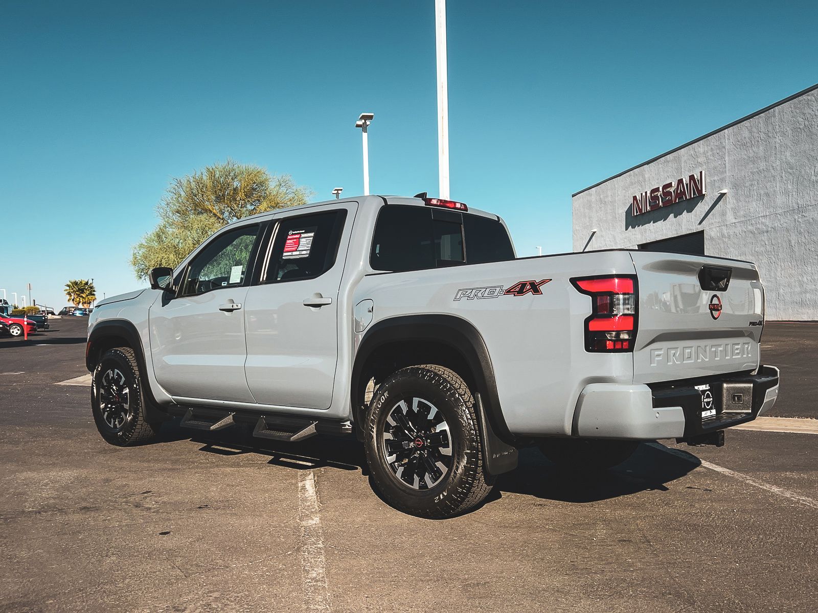 2023 Nissan Frontier PRO-4X photo 5