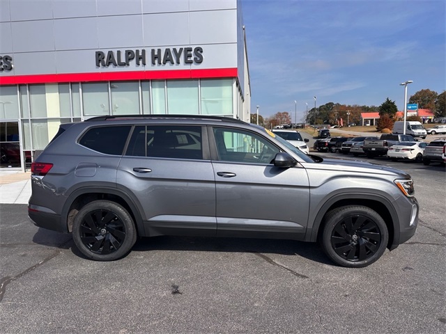 2024 Volkswagen Atlas SE Technology photo 2