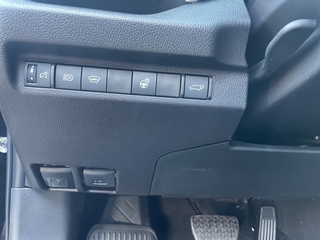 2025 Toyota RAV4 XLE photo 17