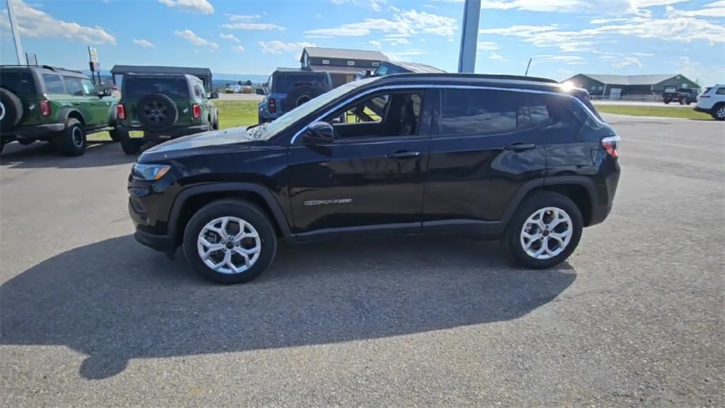 2025 Jeep Compass Latitude photo 5