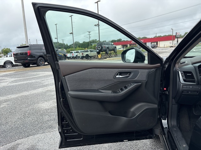2023 Nissan Rogue SV photo 10