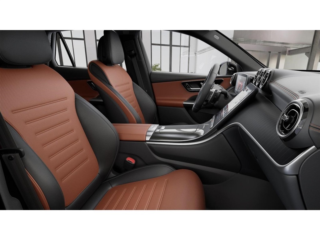 2026 Mercedes Benz GLC 43 AMG 4MATIC photo 4