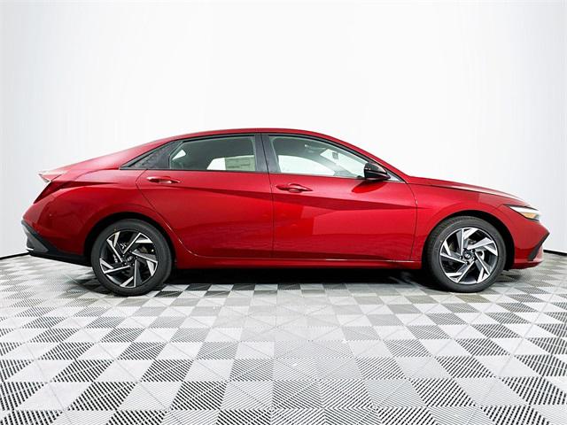 2025 Hyundai Elantra SEL Sport photo 7