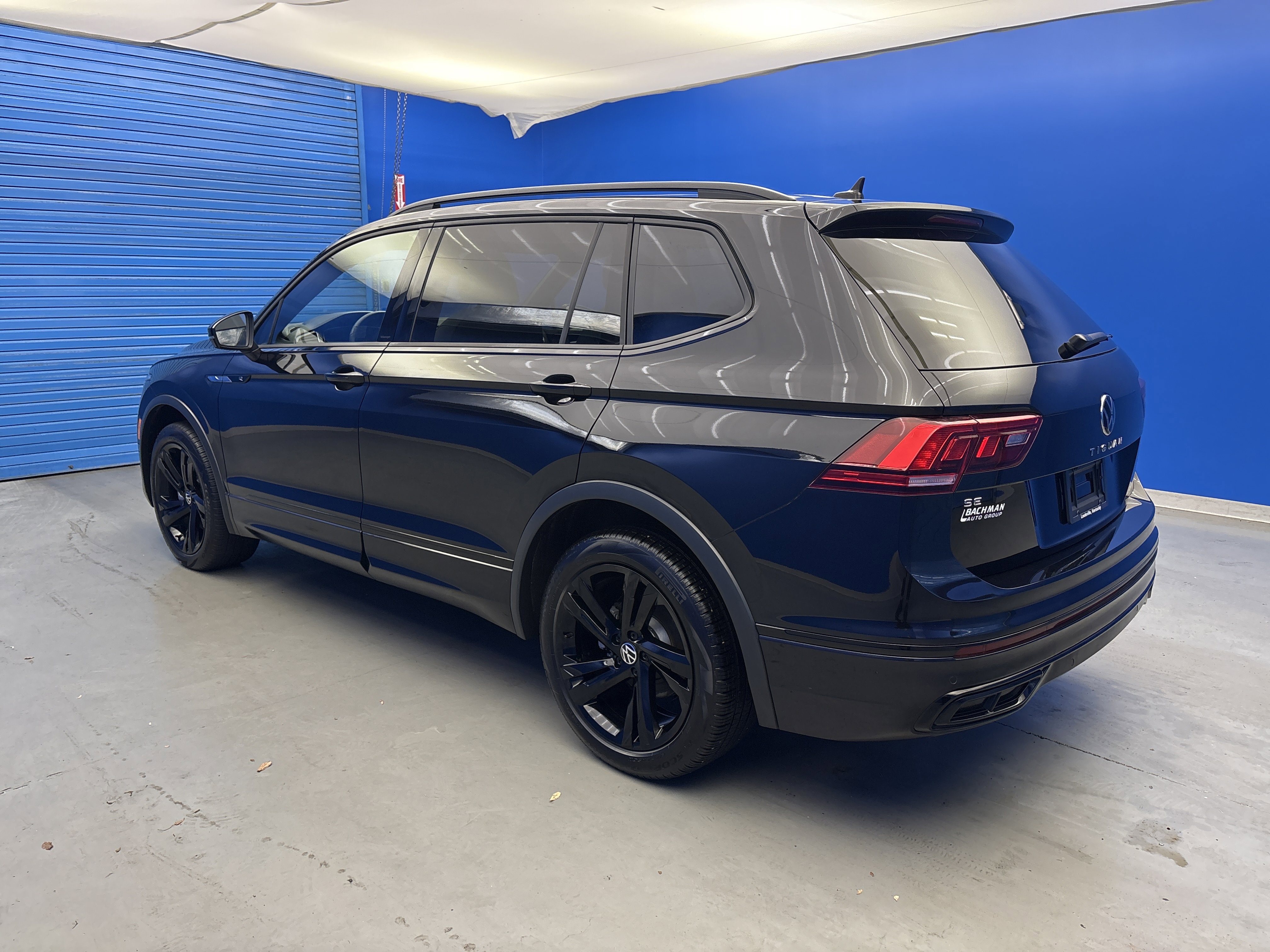 2024 Volkswagen Tiguan SE R-Line Black photo 4