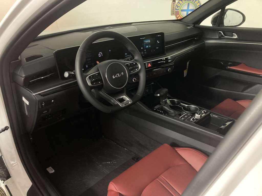 2026 Kia K5 GT-Line photo 4