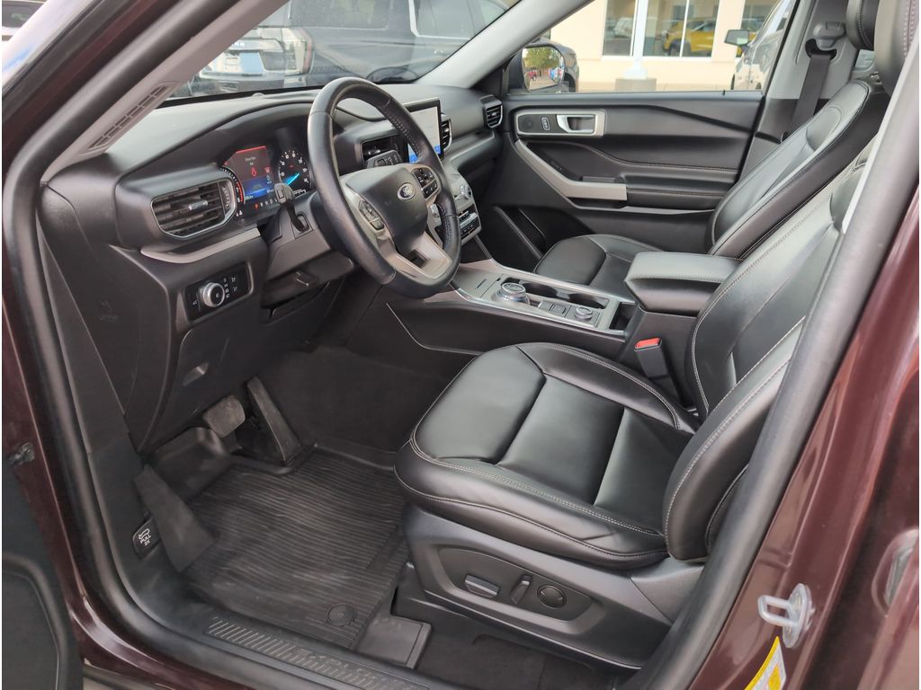 2023 Ford Explorer XLT photo 8