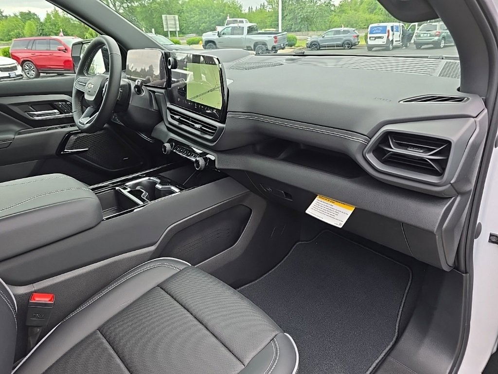 2025 Chevrolet Silverado EV LT photo 29