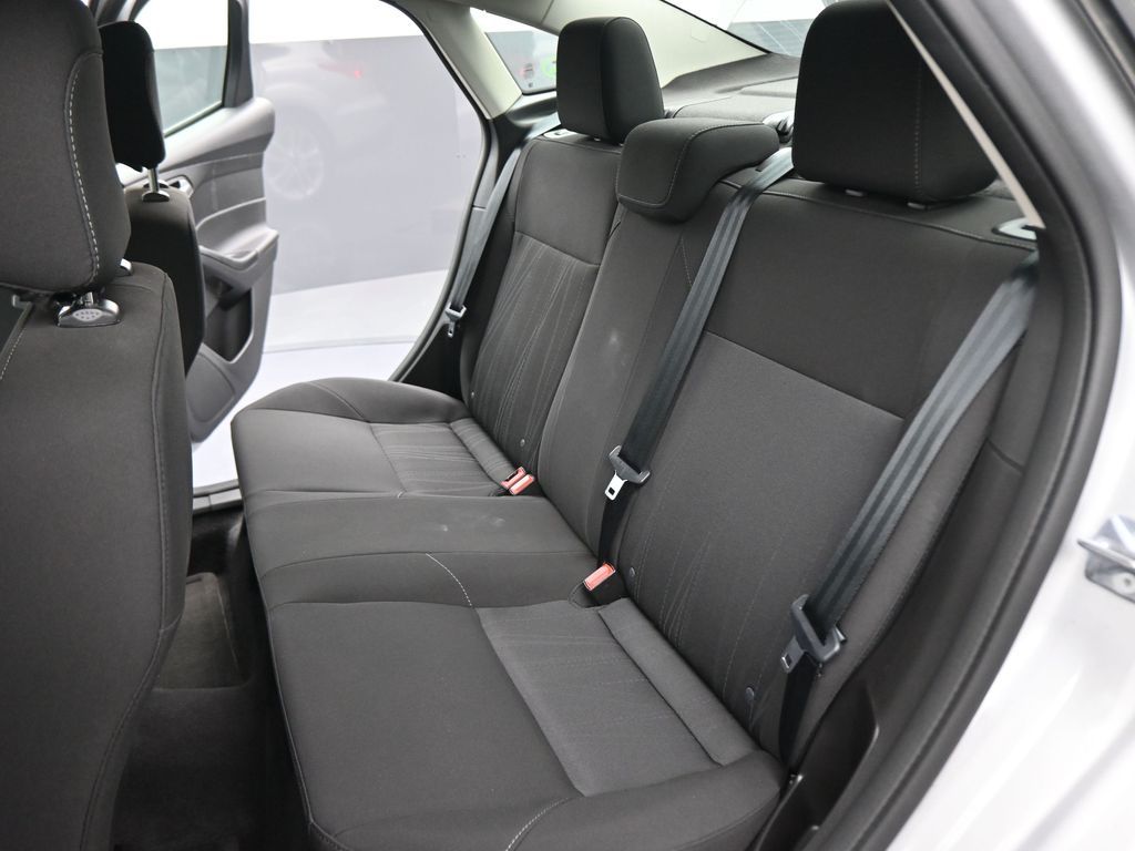 2018 Ford Focus SE photo 38